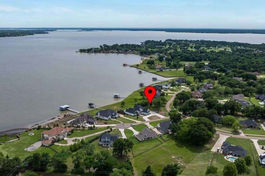 Property photo for 203 Cape Shore Drive, Mabank, TX
