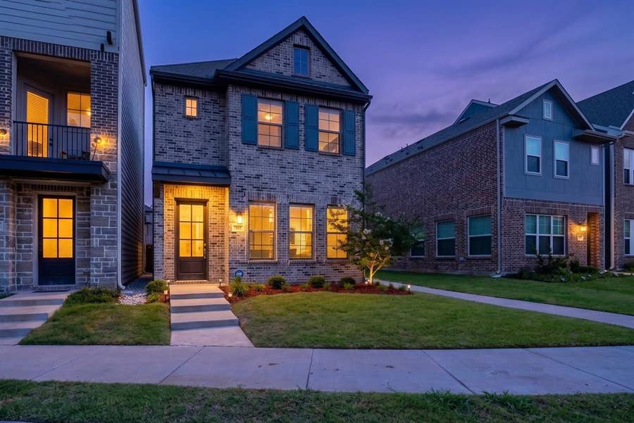 Property photo for 7539 Edgeware Road, Dallas, TX