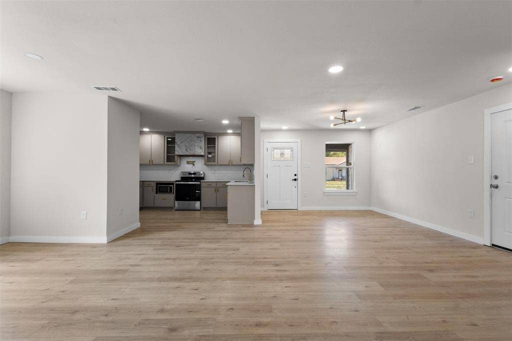 314 NW 15th Street, Grand Prairie, TX 75050 314 NW 15th Street, Grand Prairie, TX 75050