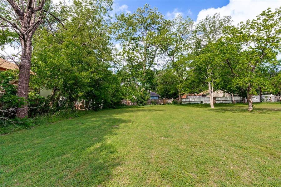 Property photo for 622 Parkview Avenue, Dallas, TX