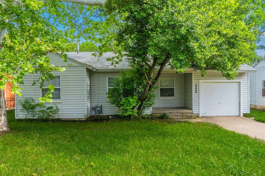 Property photo for 2526 Rolinda Drive, Dallas, TX