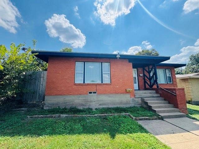 Property photo for 2734 W Jefferson Boulevard, Dallas, TX