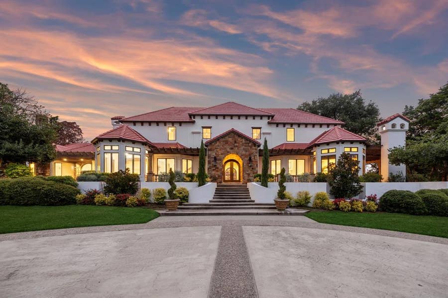 Property photo for 1900 Shady Oaks Drive, Southlake, TX
