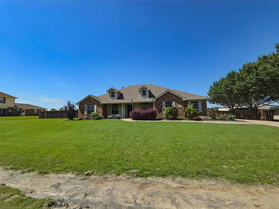 Property photo for 300 Northstar Drive, Royse City, TX