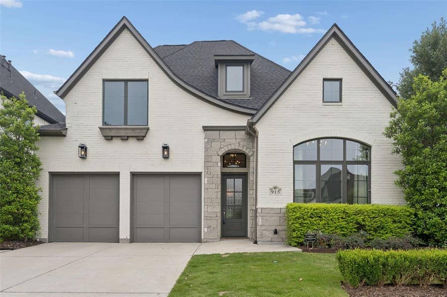 Property photo for 915 Oakhill Street, Allen, TX