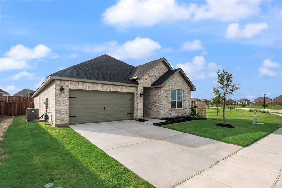 Property photo for 2713 Shiners Street, Forney, TX