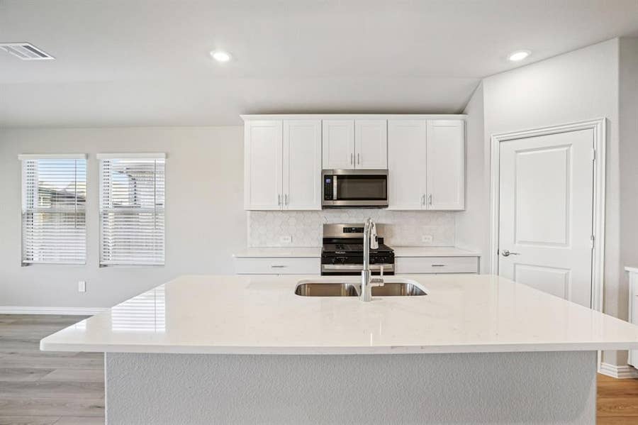 Property photo for 2009 Homestretch Drive, Seagoville, TX