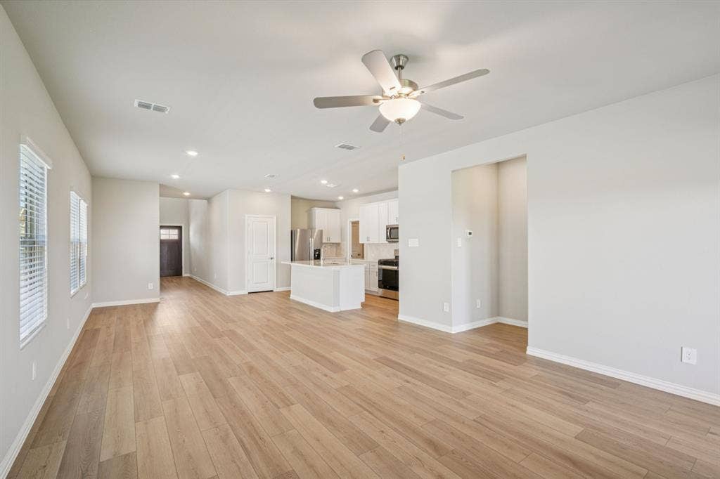 3518 Bridgeport Drive, Farmersville, TX 75442 Photo is not of the actual home, but is an inspirational photo of builder’s model home and may depict options, furnishings, and/or decorator features that are not included.