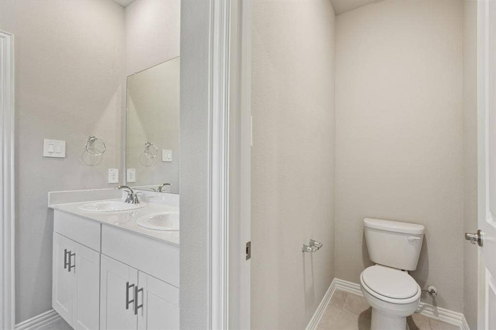 3518 Bridgeport Drive, Farmersville, TX 75442 Photo is not of the actual home, but is an inspirational photo of builder’s model home and may depict options, furnishings, and/or decorator features that are not included.