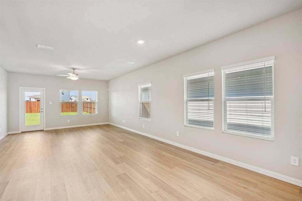 3518 Bridgeport Drive, Farmersville, TX 75442 Photo is not of the actual home, but is an inspirational photo of builder’s model home and may depict options, furnishings, and/or decorator features that are not included.