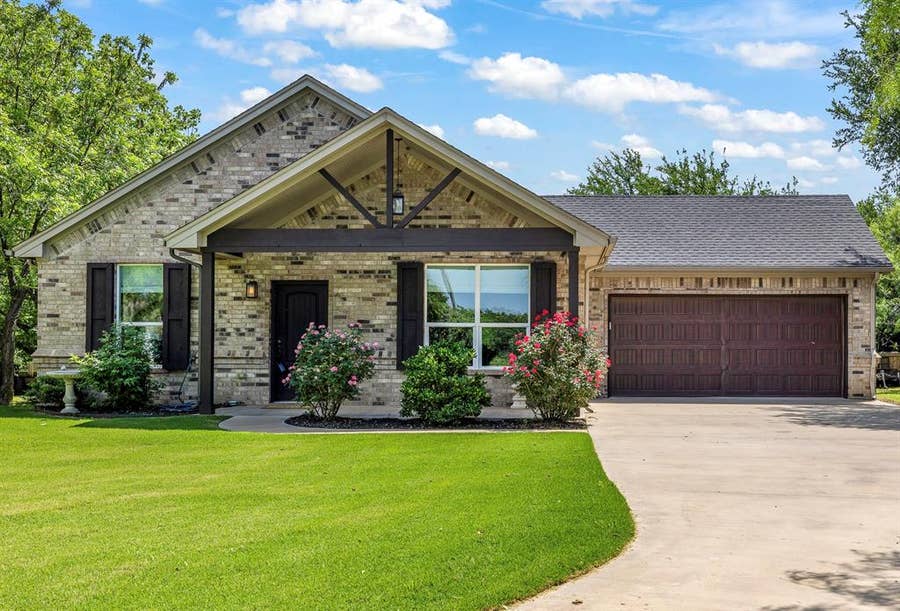 Property photo for 2513 Christine Drive, Granbury, TX