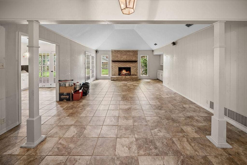 4005 Pollard Drive, Tyler, TX 75701 4005 Pollard Drive, Tyler, TX 75701