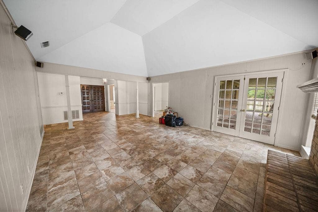 4005 Pollard Drive, Tyler, TX 75701 4005 Pollard Drive, Tyler, TX 75701