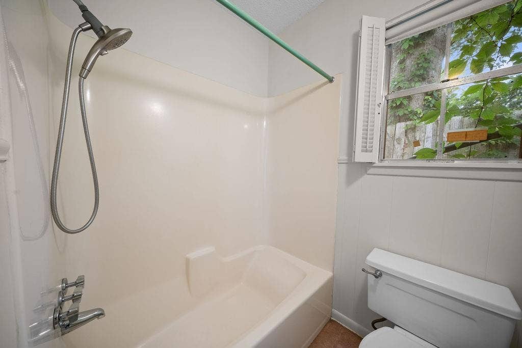 4005 Pollard Drive, Tyler, TX 75701 4005 Pollard Drive, Tyler, TX 75701
