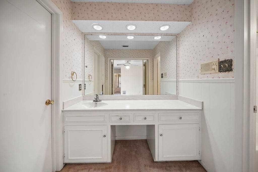 4005 Pollard Drive, Tyler, TX 75701 4005 Pollard Drive, Tyler, TX 75701