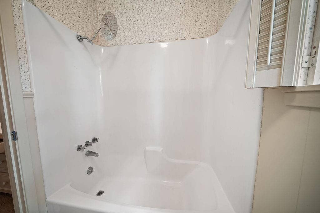 4005 Pollard Drive, Tyler, TX 75701 4005 Pollard Drive, Tyler, TX 75701
