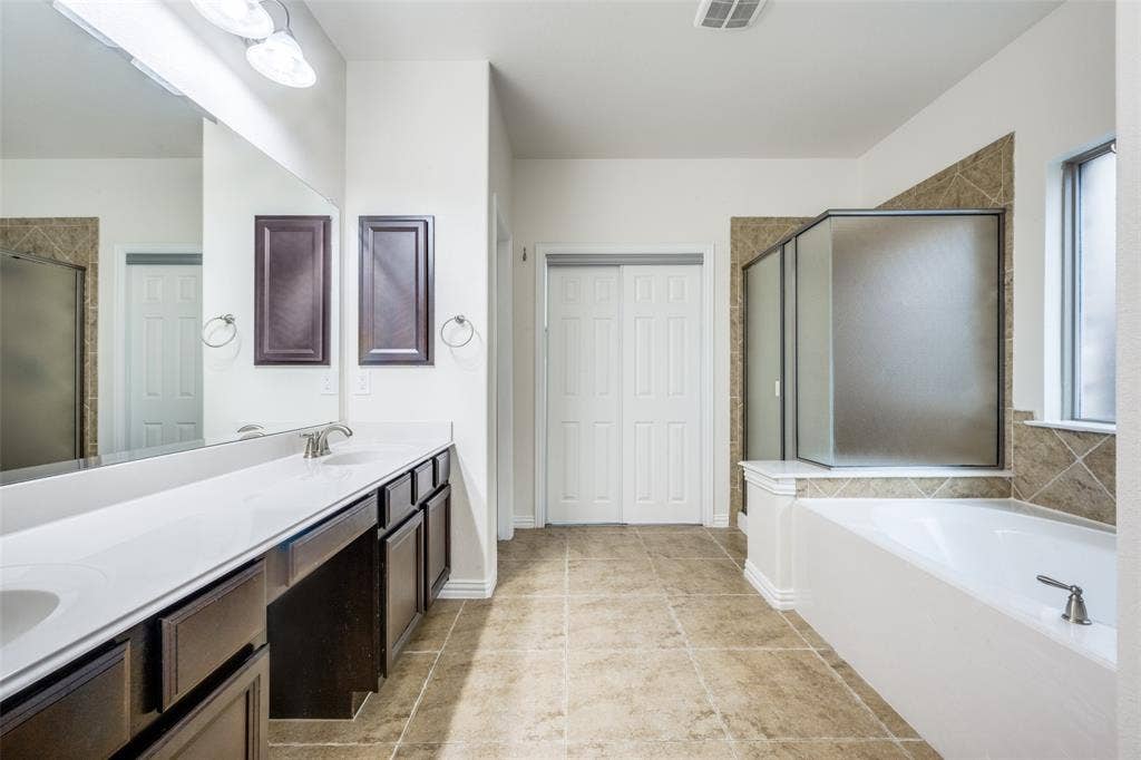 342 Manchester Drive, Roanoke, TX 76262 342 Manchester Drive, Roanoke, TX 76262