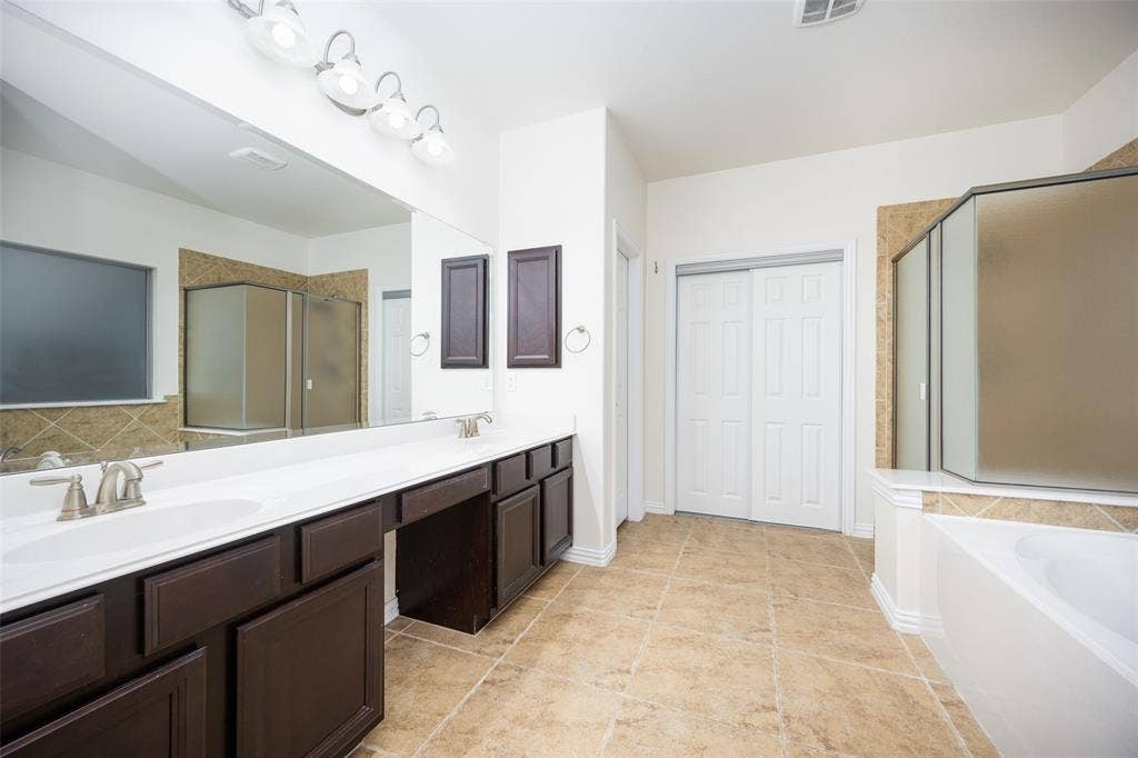 342 Manchester Drive, Roanoke, TX 76262 342 Manchester Drive, Roanoke, TX 76262