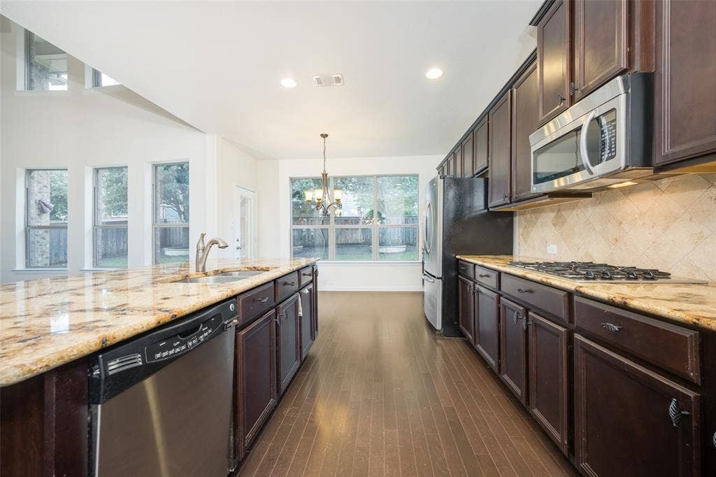 342 Manchester Drive, Roanoke, TX 76262 342 Manchester Drive, Roanoke, TX 76262