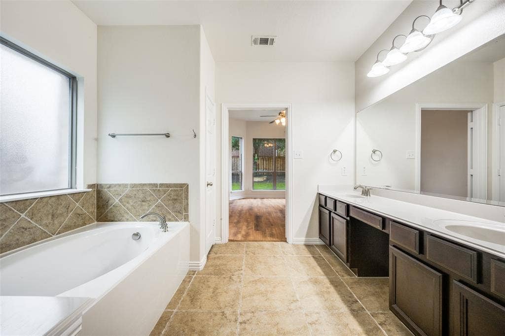 342 Manchester Drive, Roanoke, TX 76262 342 Manchester Drive, Roanoke, TX 76262