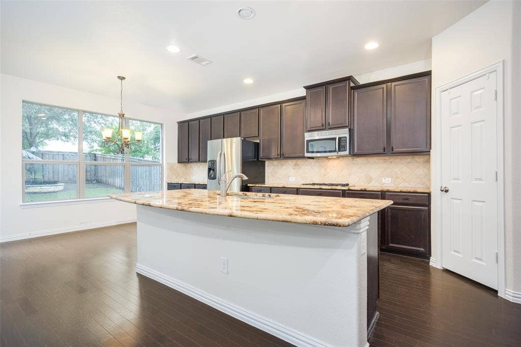 342 Manchester Drive, Roanoke, TX 76262 342 Manchester Drive, Roanoke, TX 76262