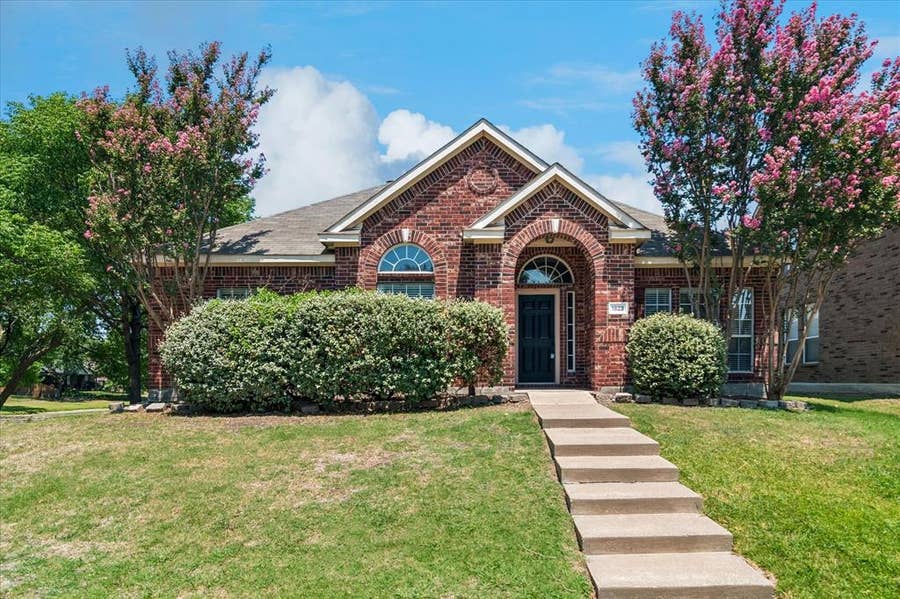 Property photo for 1823 Bur Oak Drive, Allen, TX