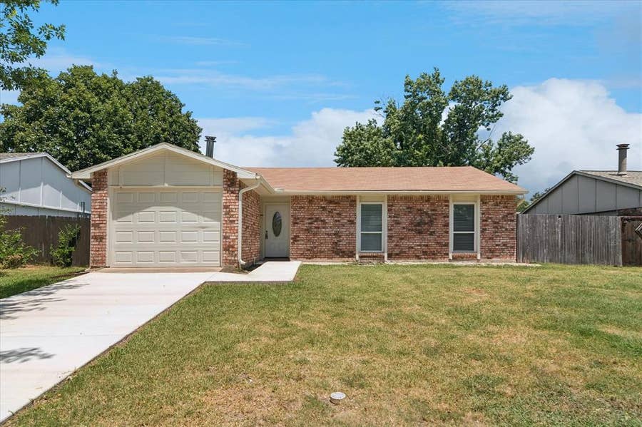Property photo for 513 Windsor Drive, Allen, TX