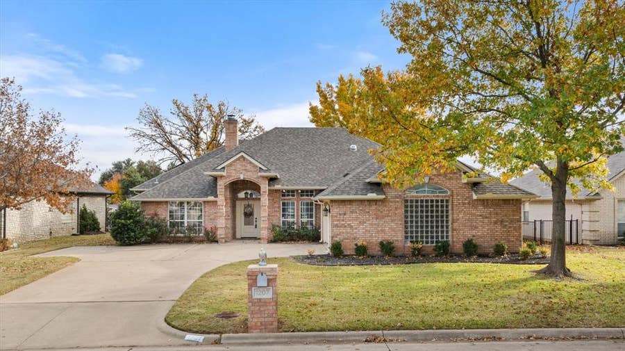 Property photo for 1207 Mallard Way, Granbury, TX