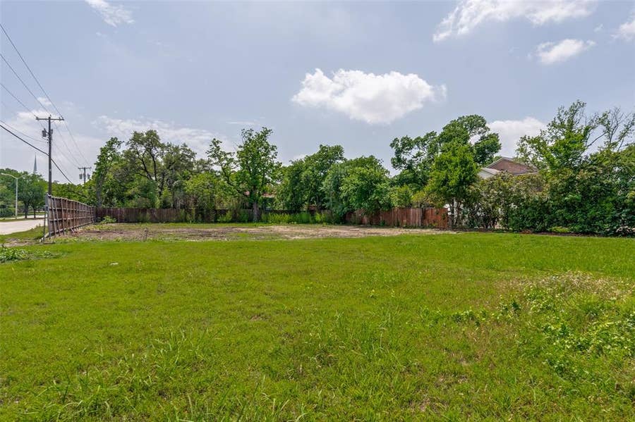Property photo for 5934 Lakehurst Avenue, Dallas, TX