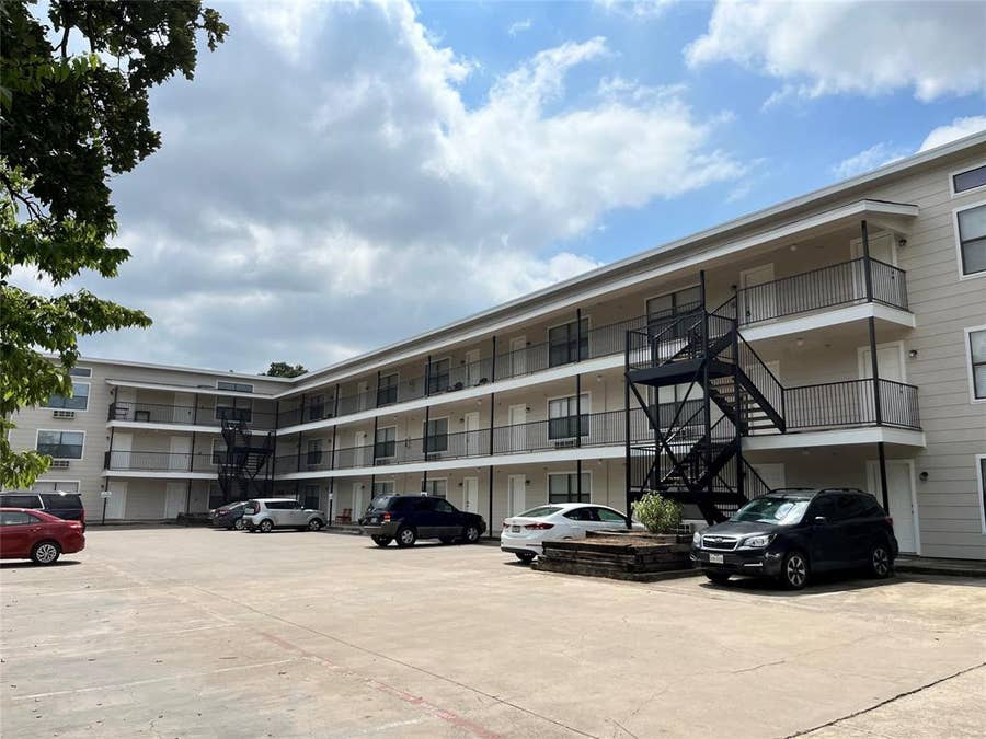 Property photo for 701 W Sycamore Street, #203, Denton, TX