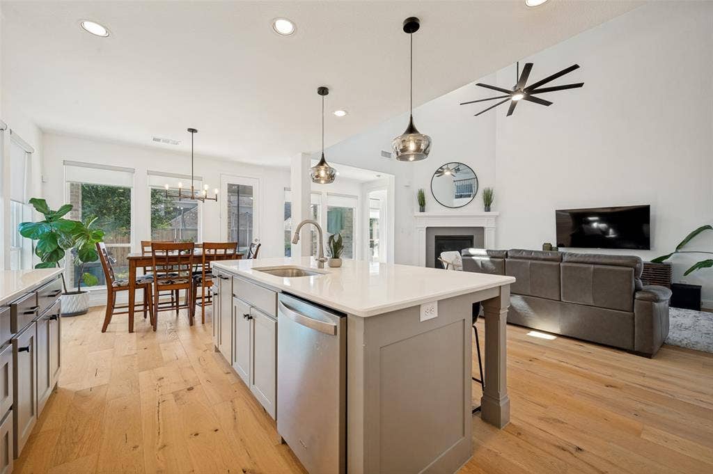 961 Gladewater Drive, Prosper, TX 75078 Open concept at its finest! Every primary gathering space is visually and spatially connected for both convenience and an openness needed for busy, everyday routines