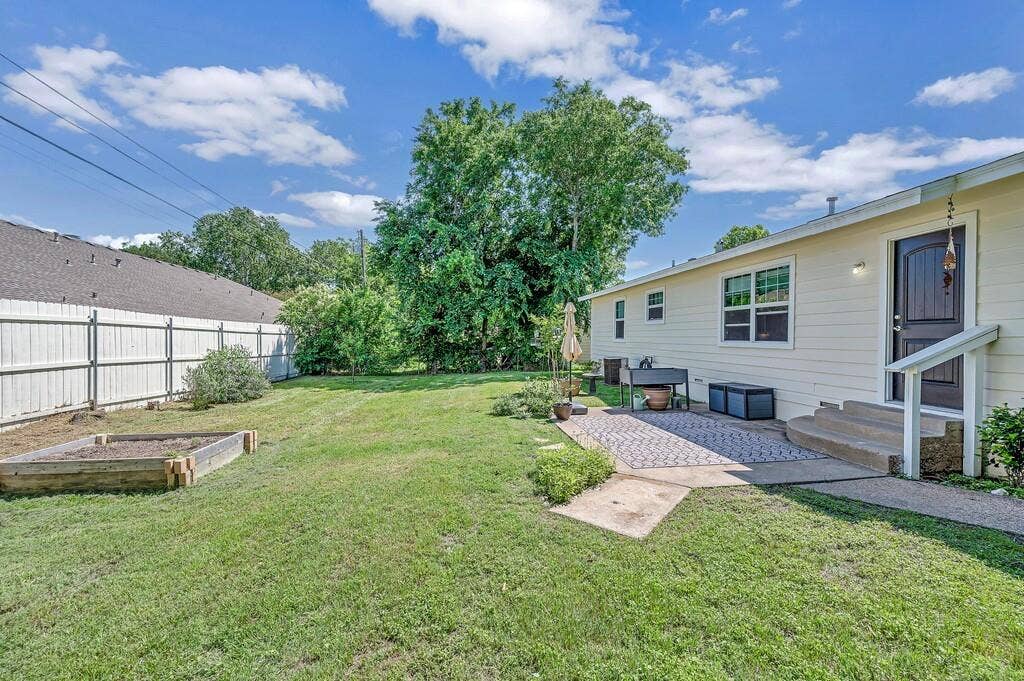 1825 Rambler Drive, Waco, TX 76710 1825 Rambler Drive, Waco, TX 76710