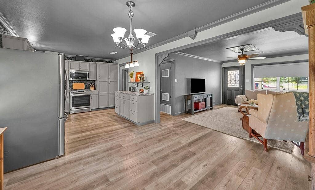 1825 Rambler Drive, Waco, TX 76710 1825 Rambler Drive, Waco, TX 76710