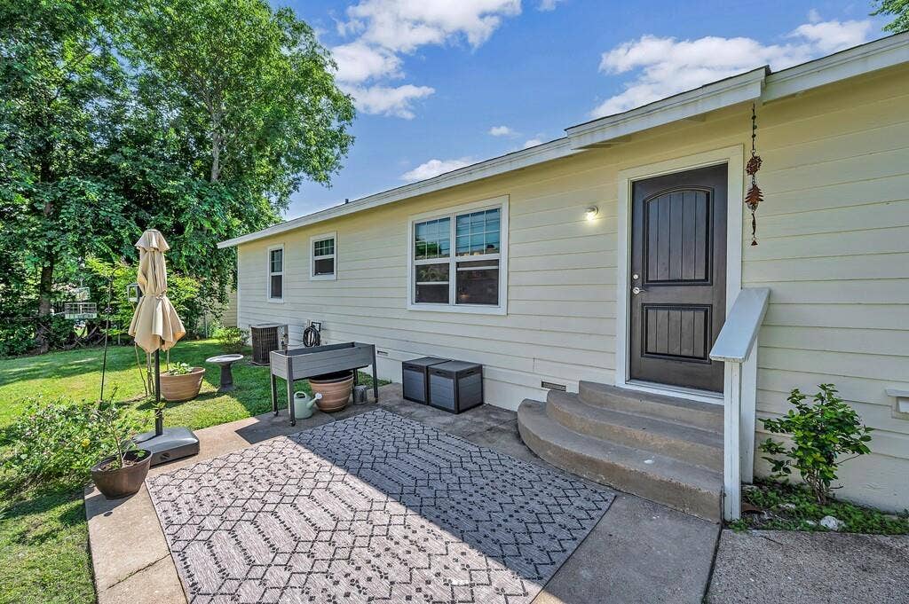 1825 Rambler Drive, Waco, TX 76710 1825 Rambler Drive, Waco, TX 76710