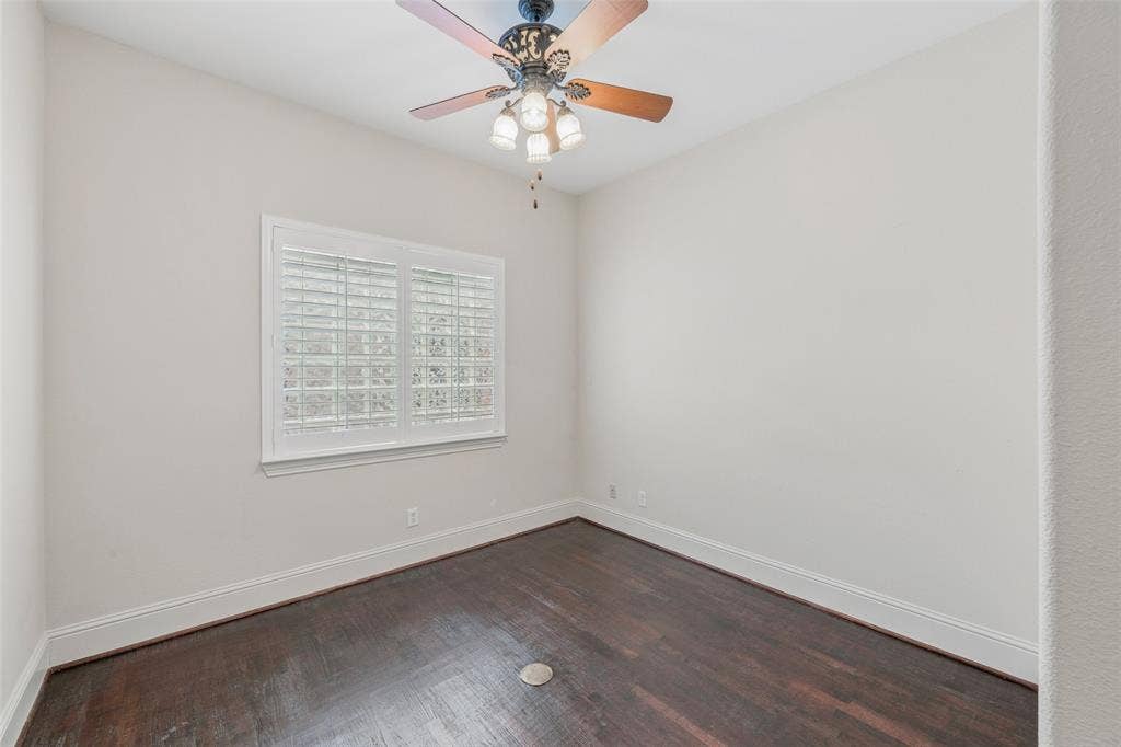 9131 Cochran Bluff Lane, Dallas, TX 75220 first floor office