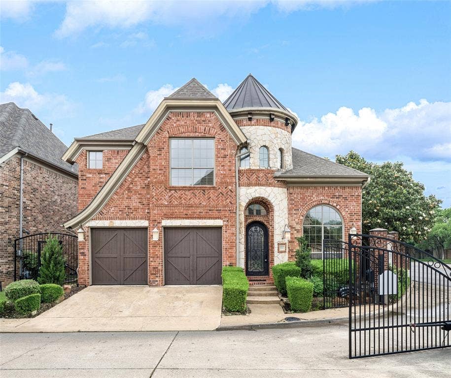 9131 Cochran Bluff Lane, Dallas, TX 75220 Gated community.