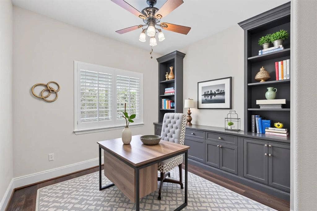 9131 Cochran Bluff Lane, Dallas, TX 75220 Electronically staged.