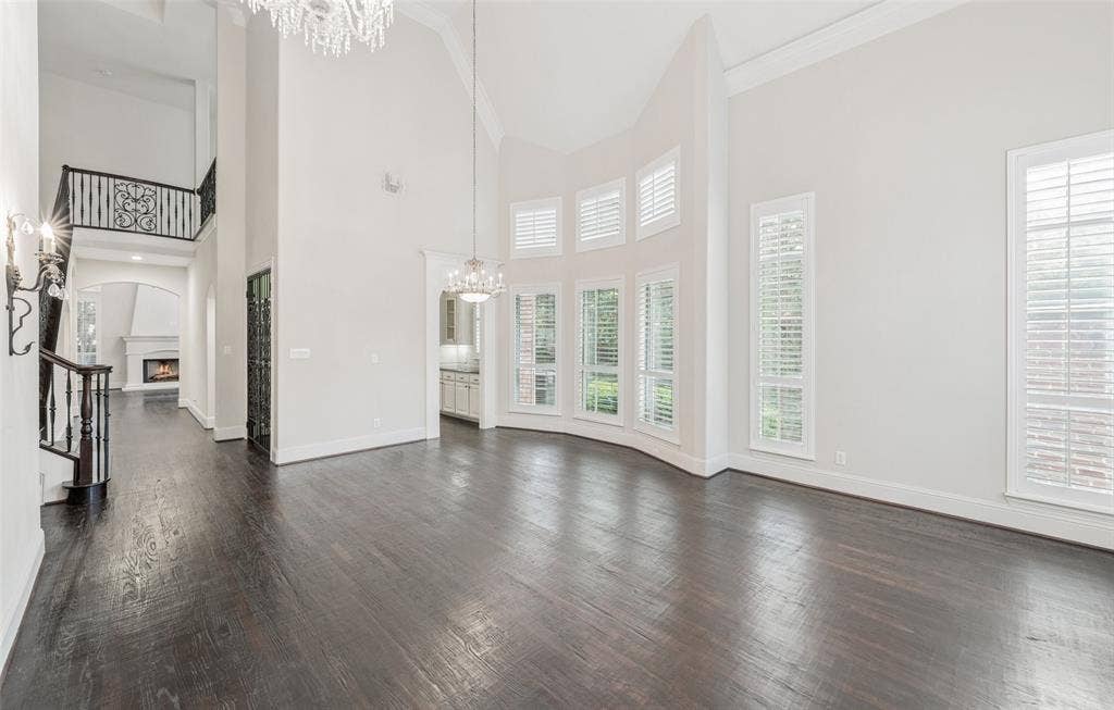 9131 Cochran Bluff Lane, Dallas, TX 75220 Beautiful hardwood floors.