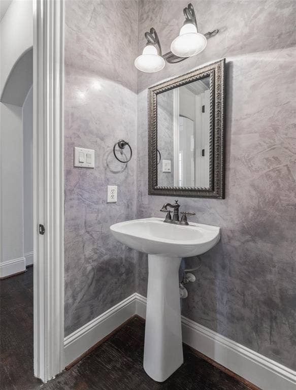9131 Cochran Bluff Lane, Dallas, TX 75220 first floor half bath.