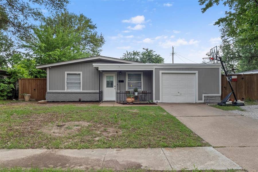 Property photo for 1602 Park Place, Irving, TX