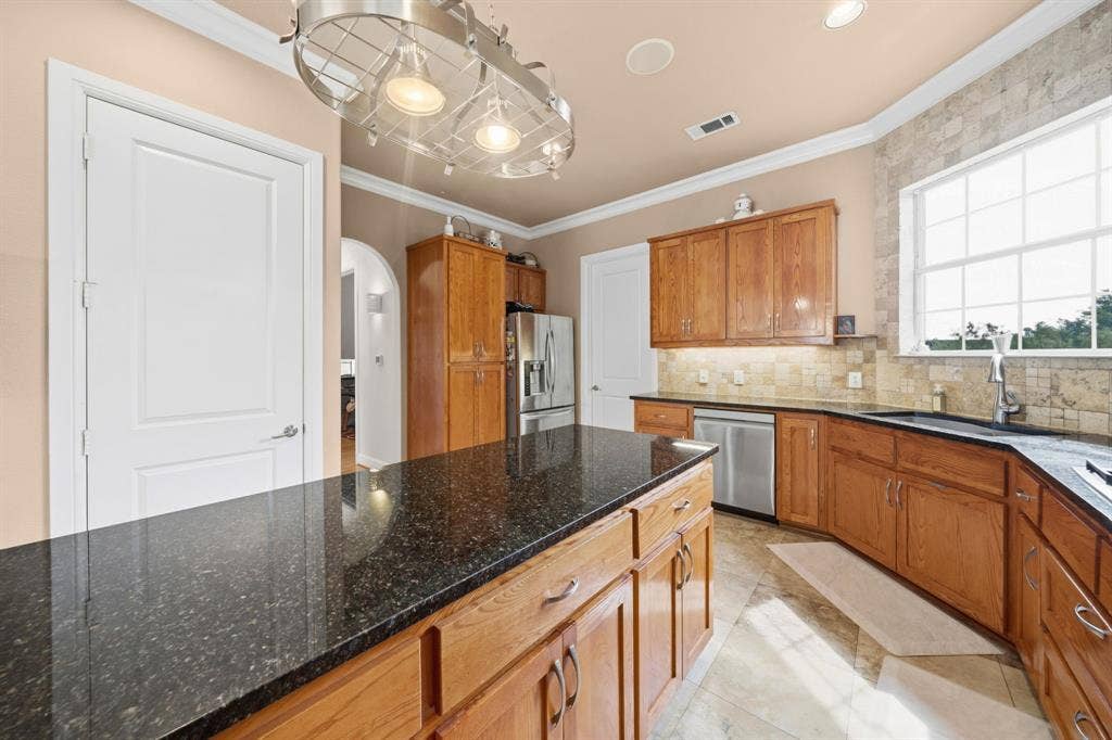 9111 Cliffside, Grand Prairie, TX 75104 9111 Cliffside, Grand Prairie, TX 75104
