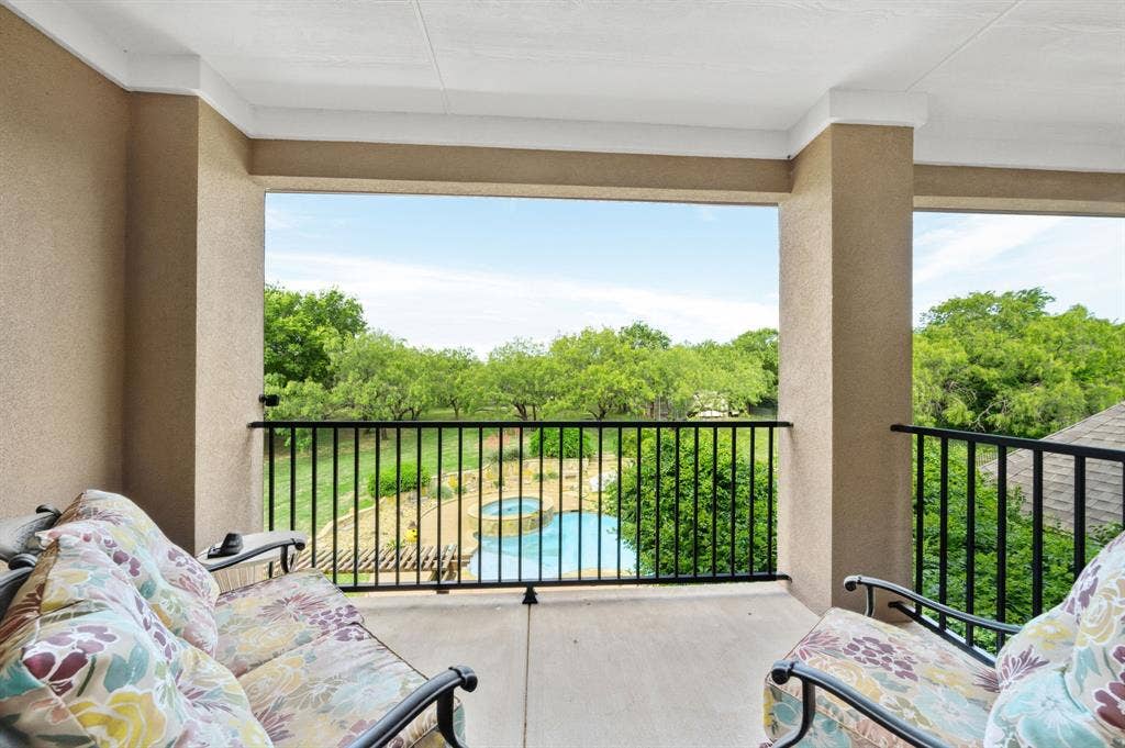 9111 Cliffside, Grand Prairie, TX 75104 Off of media room