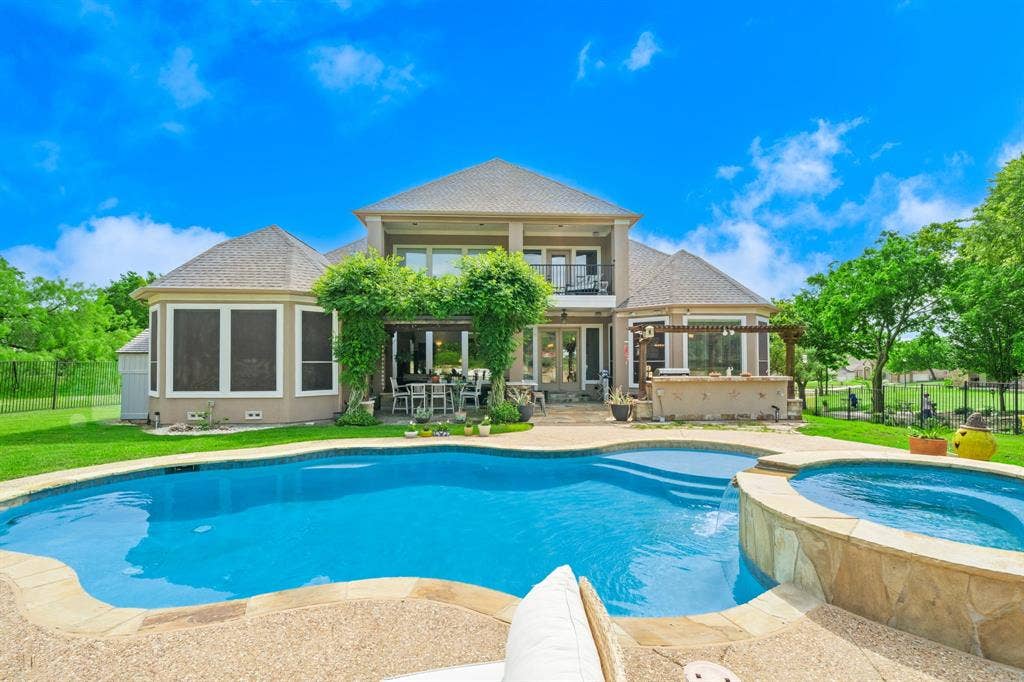 9111 Cliffside, Grand Prairie, TX 75104 9111 Cliffside, Grand Prairie, TX 75104