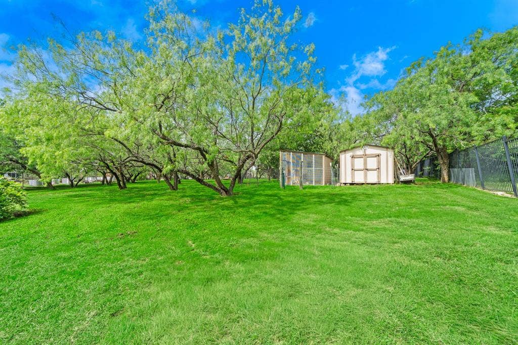 9111 Cliffside, Grand Prairie, TX 75104 9111 Cliffside, Grand Prairie, TX 75104