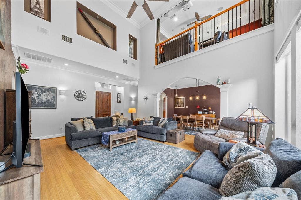 9111 Cliffside, Grand Prairie, TX 75104 9111 Cliffside, Grand Prairie, TX 75104