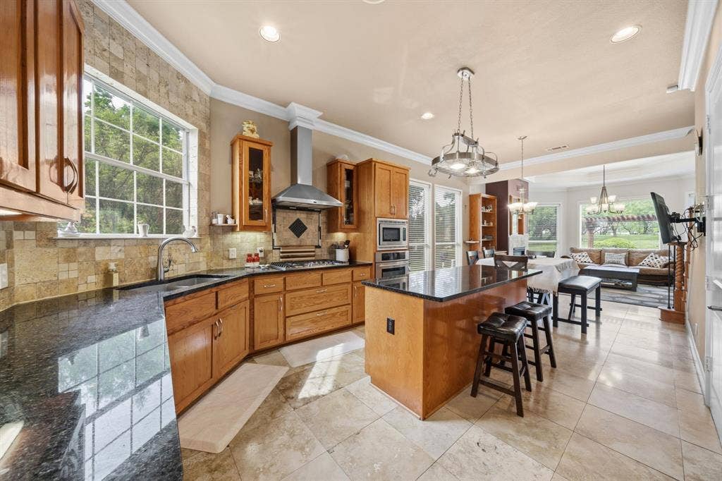 9111 Cliffside, Grand Prairie, TX 75104 9111 Cliffside, Grand Prairie, TX 75104