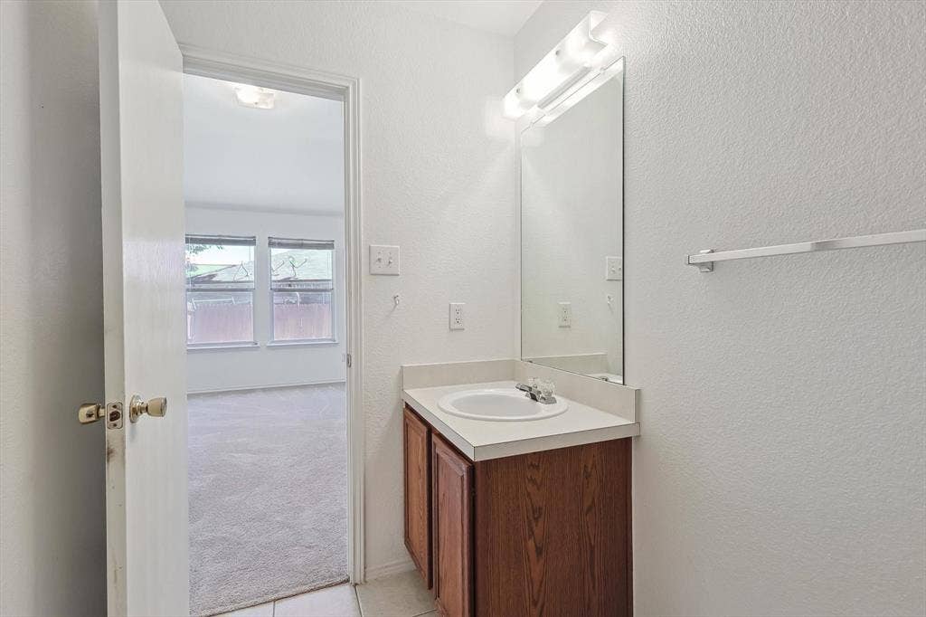 5424 Elk Ridge Drive, Watauga, TX 76137 5424 Elk Ridge Drive, Watauga, TX 76137