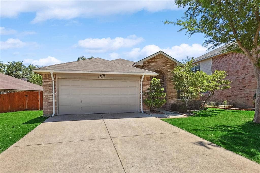 5424 Elk Ridge Drive, Watauga, TX 76137 5424 Elk Ridge Drive, Watauga, TX 76137