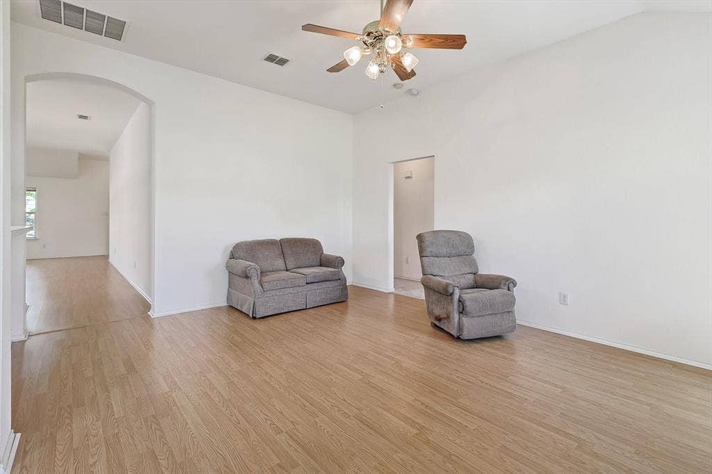 5424 Elk Ridge Drive, Watauga, TX 76137 5424 Elk Ridge Drive, Watauga, TX 76137