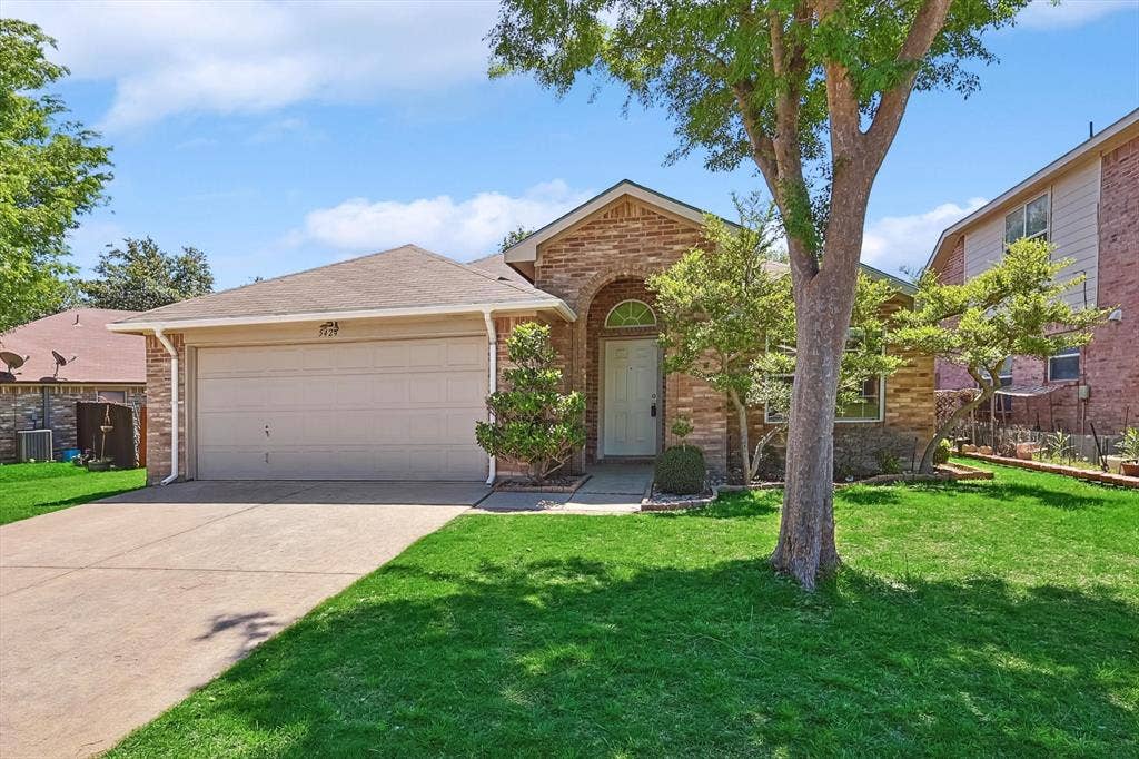 5424 Elk Ridge Drive, Watauga, TX 76137 5424 Elk Ridge Drive, Watauga, TX 76137